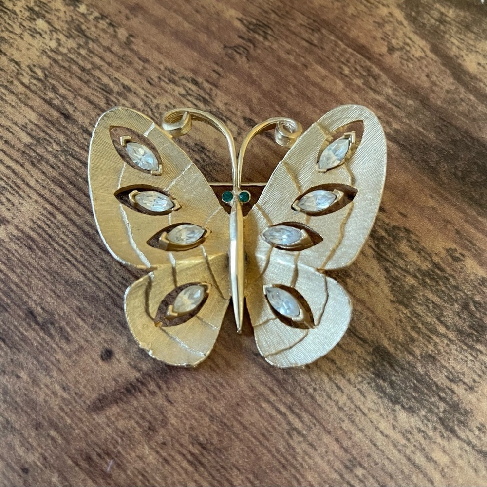 Vintage JJ Jonette Butterfly Brooch Green Rhinestone Gold Tone 2" Pin Signed